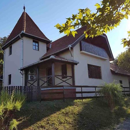 To Uti Vendeghaz Hotel Mezotur Luaran gambar