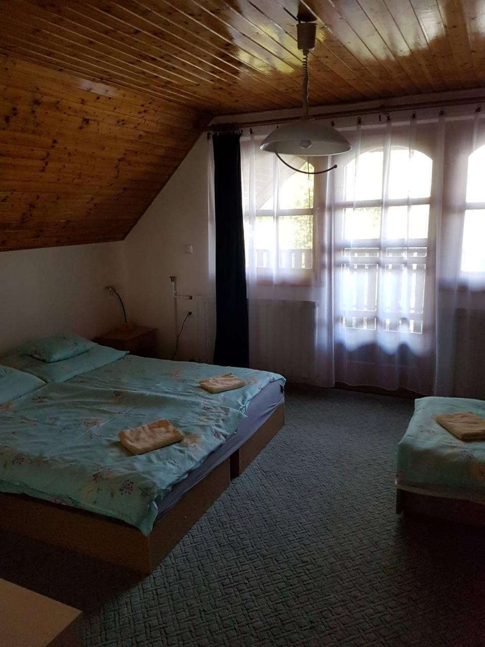 To Uti Vendeghaz Hotel Mezotur Luaran gambar